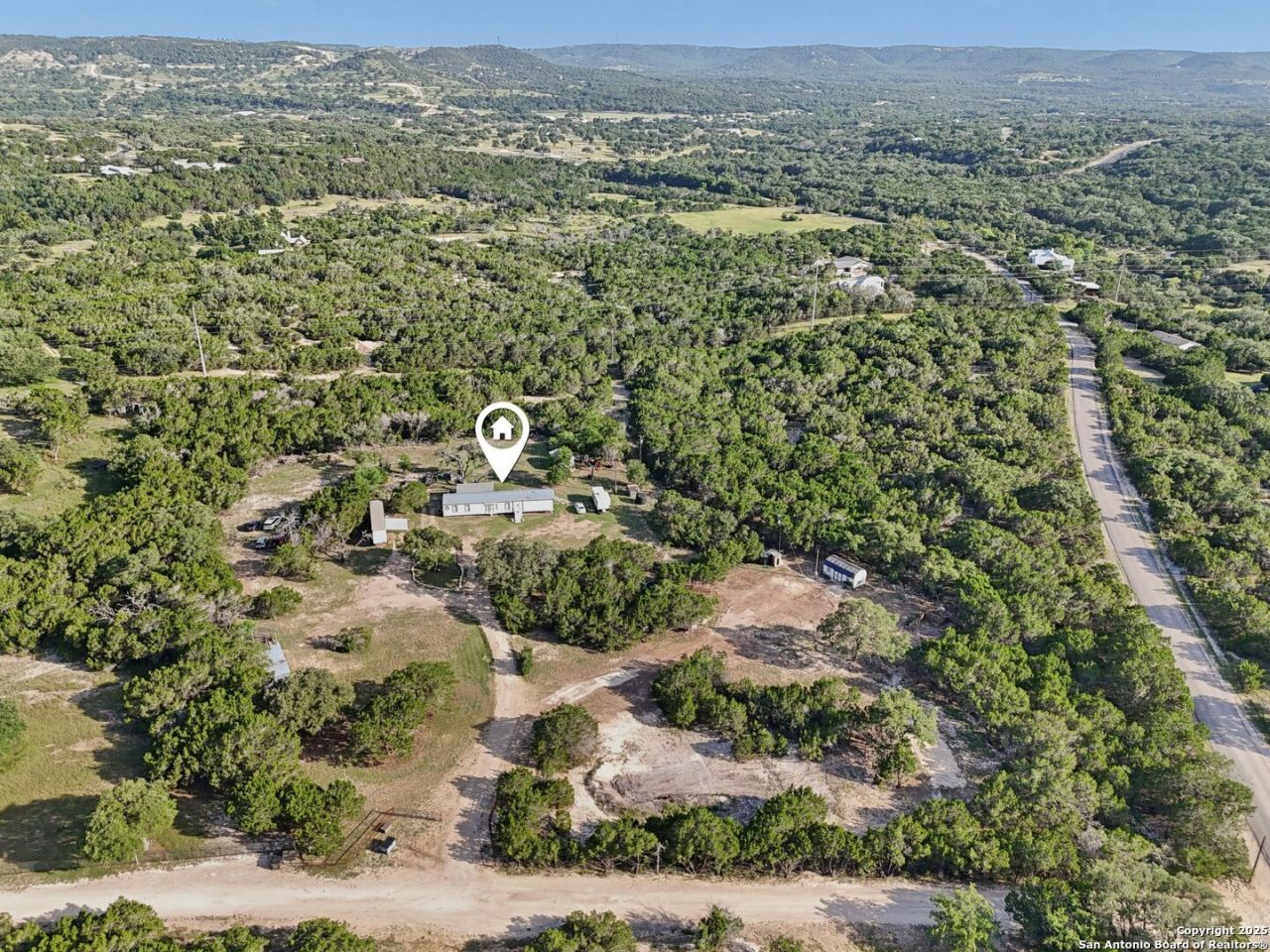 160 Deer View Dr, Pipe Creek, TX 78063 Main Photo