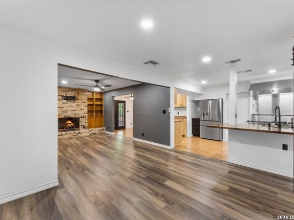 3614 Versailles Dr, San Antonio, TX 78219