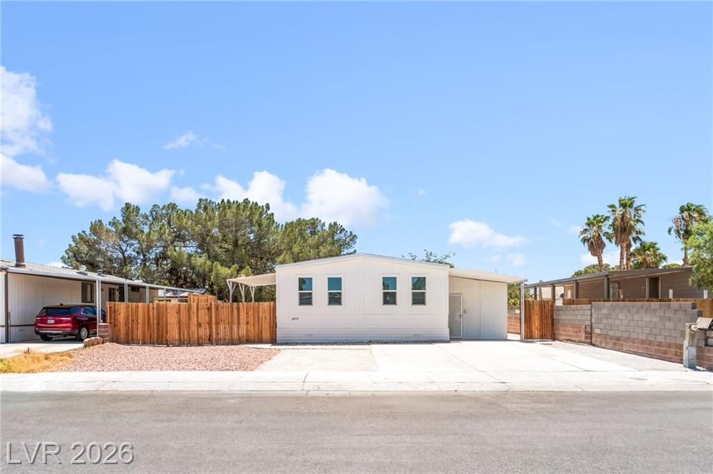 6437 Delphinium Avenue, Las Vegas, NV 89108 Main Photo