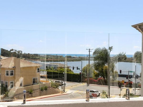1128 Las Flores, Carlsbad, CA 92008