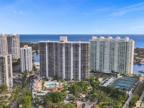 20281 E Country Club Dr , Unit 407, Aventura, FL 33180