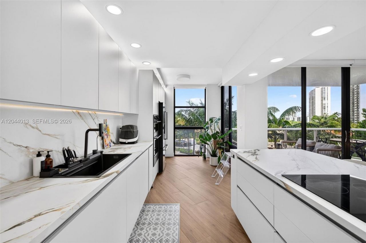 20281 E Country Club Dr, Unit 407, Aventura, FL 33180 Photo