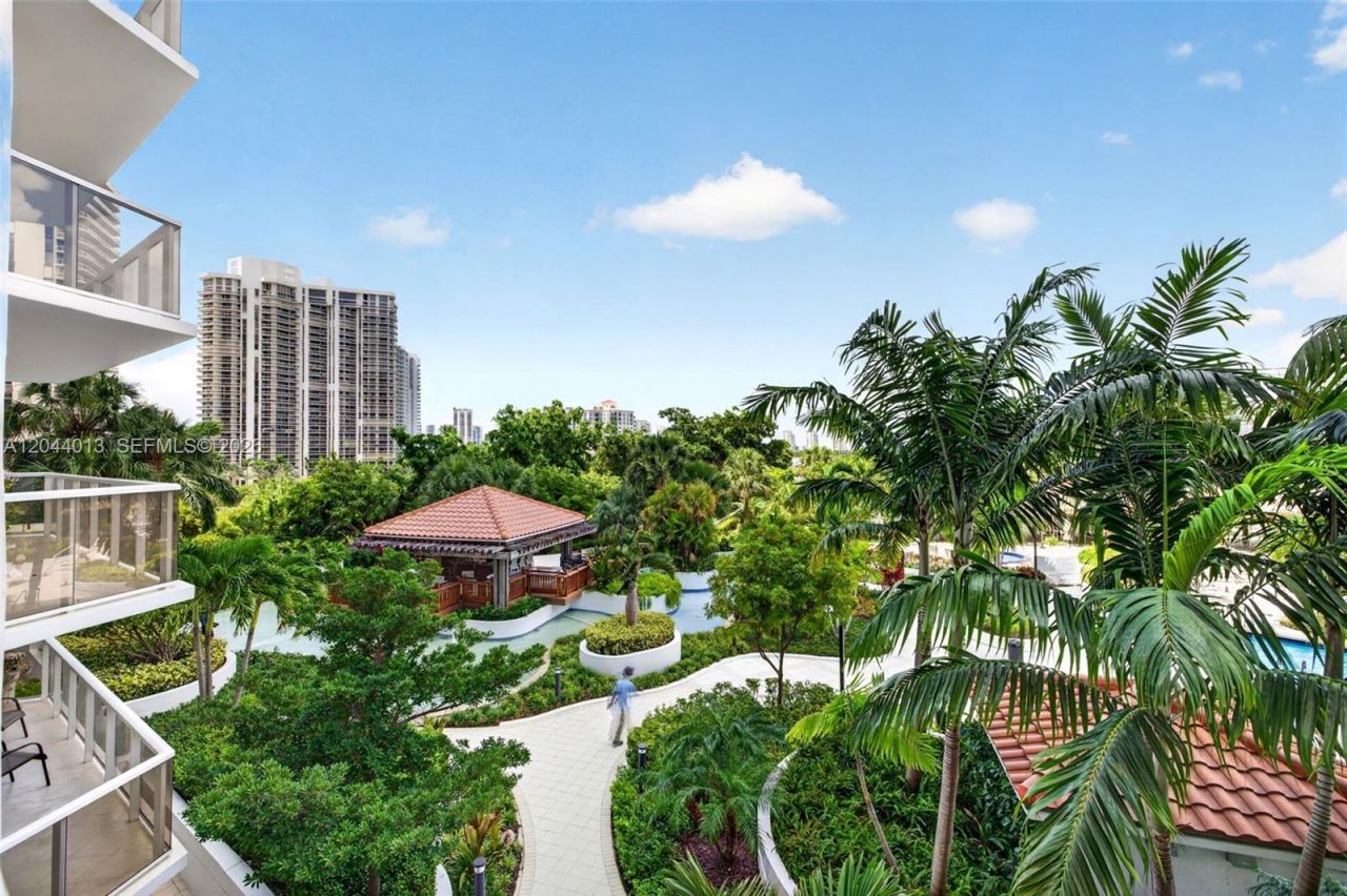 20281 E Country Club Dr, Unit 407, Aventura, FL 33180 Photo