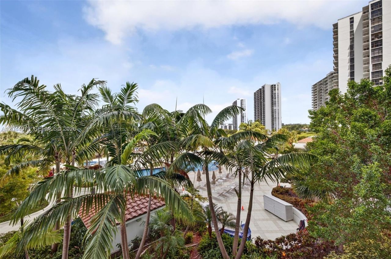 20281 E Country Club Dr, Unit 407, Aventura, FL 33180 Photo