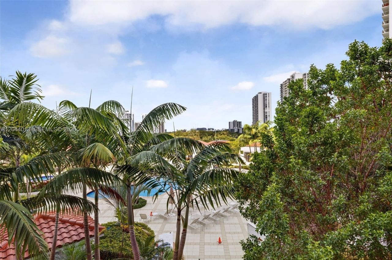 20281 E Country Club Dr, Unit 407, Aventura, FL 33180 Photo