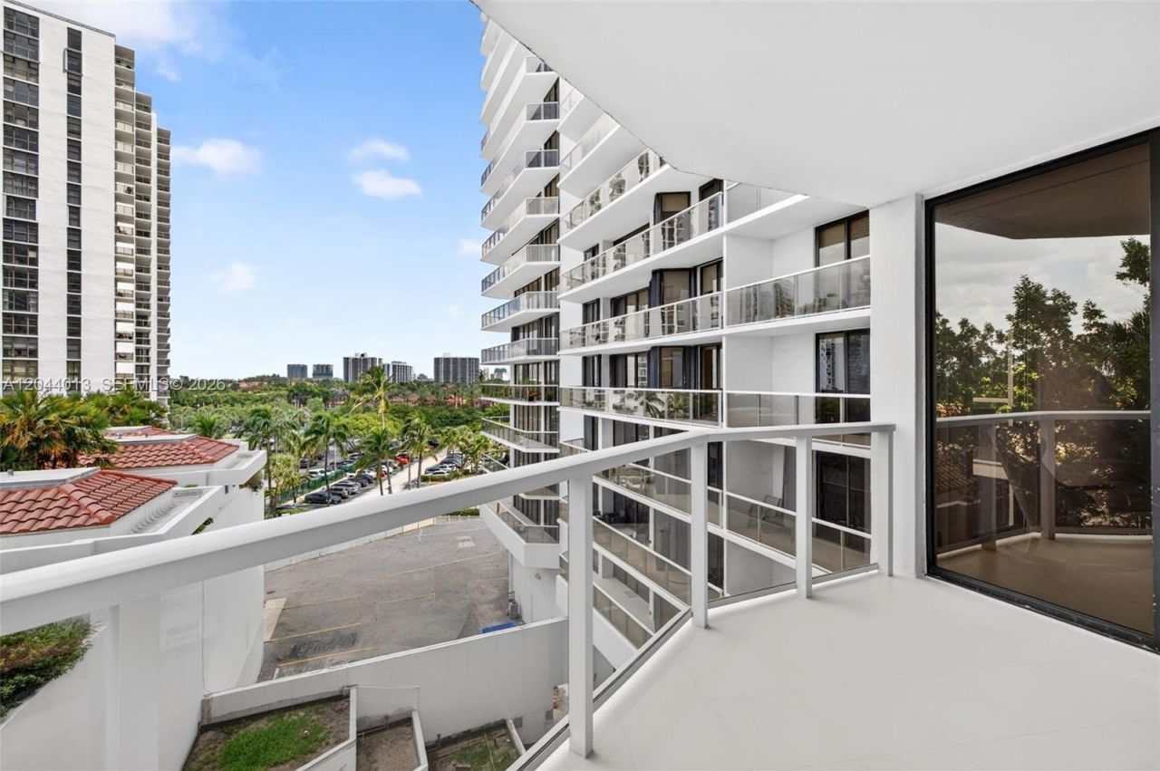 20281 E Country Club Dr, Unit 407, Aventura, FL 33180 Photo