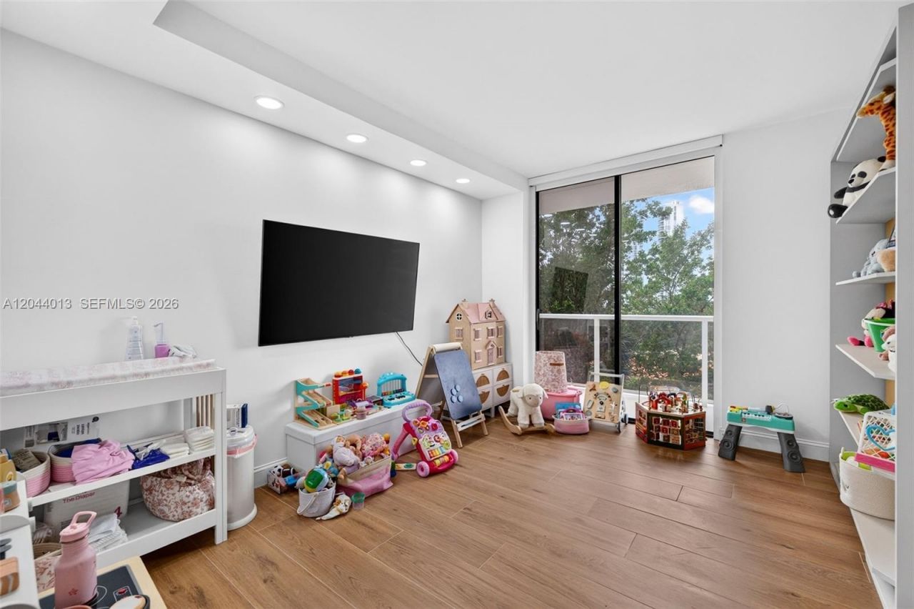 20281 E Country Club Dr, Unit 407, Aventura, FL 33180 Photo