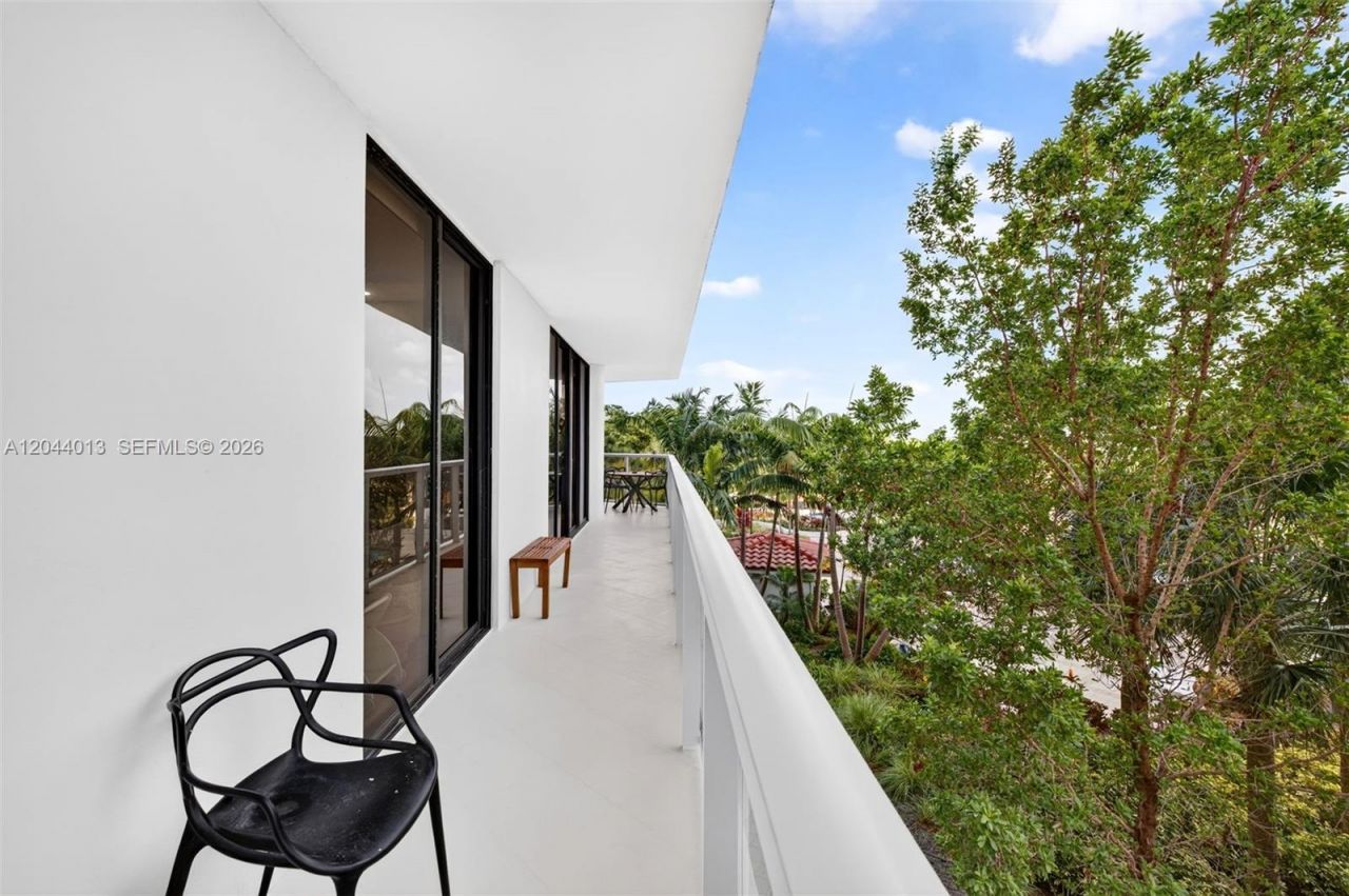 20281 E Country Club Dr, Unit 407, Aventura, FL 33180 Photo