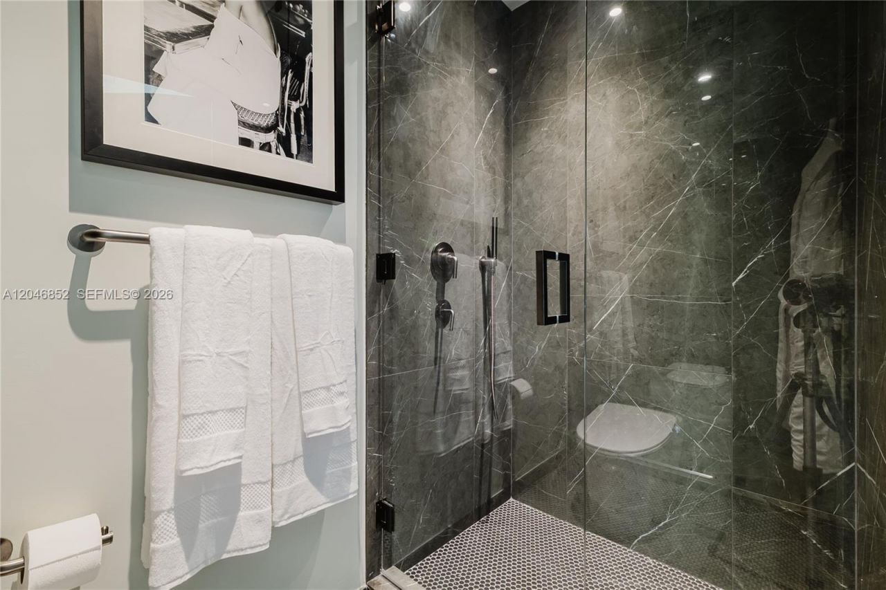 20 NE 11th St , Unit 4907A, Miami, FL 33132 Photo