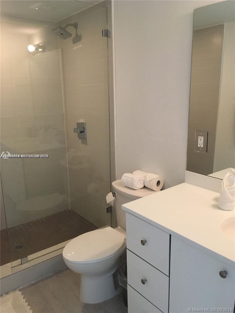 1601 Meridian Ave, Unit 110, Miami Beach, FL 33139 Photo