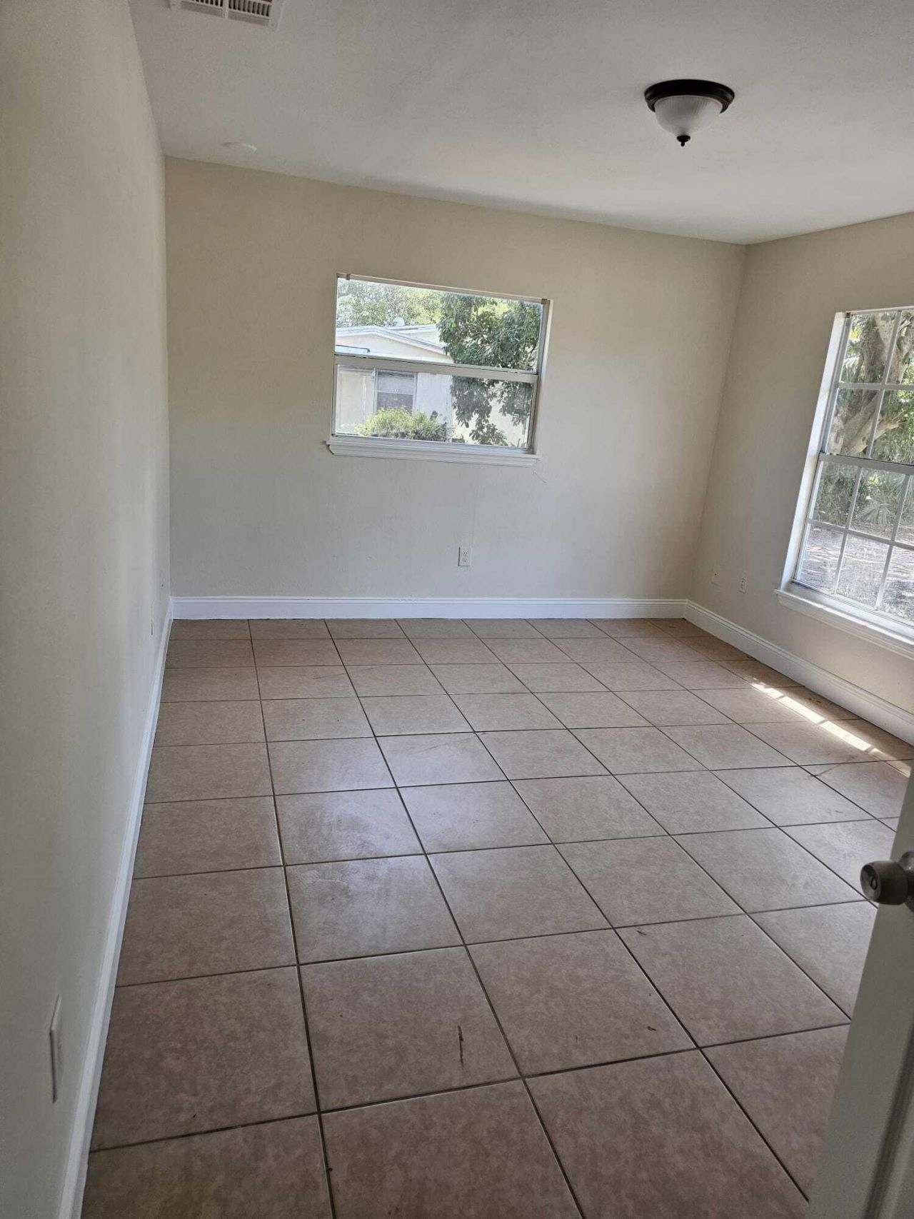 2013 SE Dock Street, West Palm Beach, FL 33401 Photo