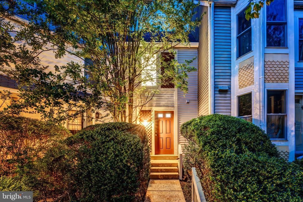 11213 Silentwood Lane, Reston, VA 20191 Main Photo