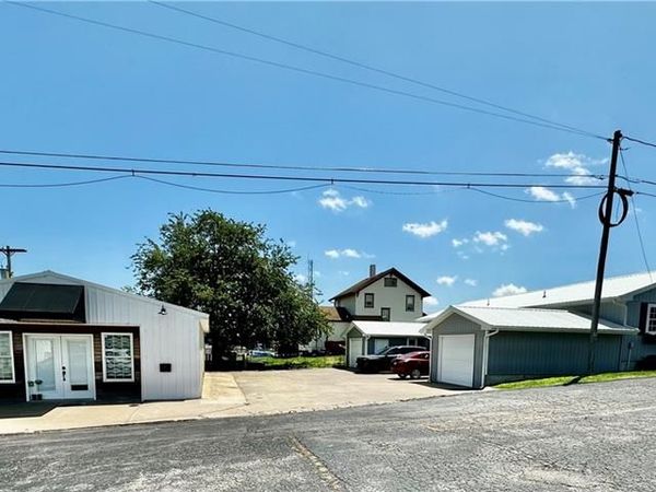 213 E 1st Street, Maryville, MO 64468