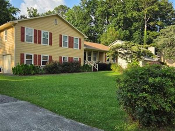 2710 Phillips Drive SW, Marietta, GA 30064