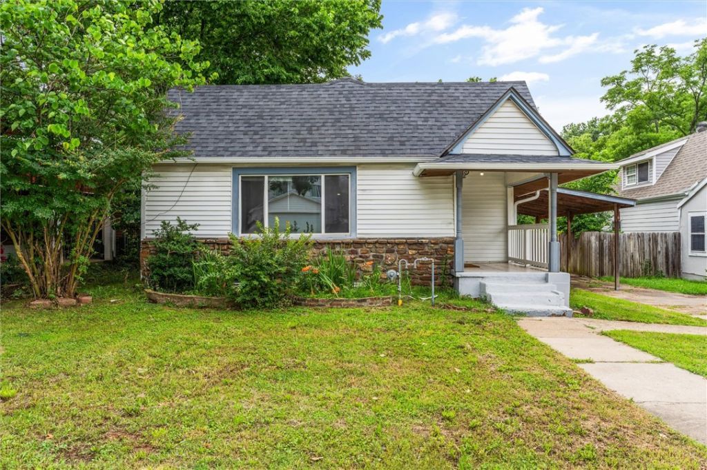 716 N Mount Olive Street, Siloam Springs, AR 72761 Main Photo