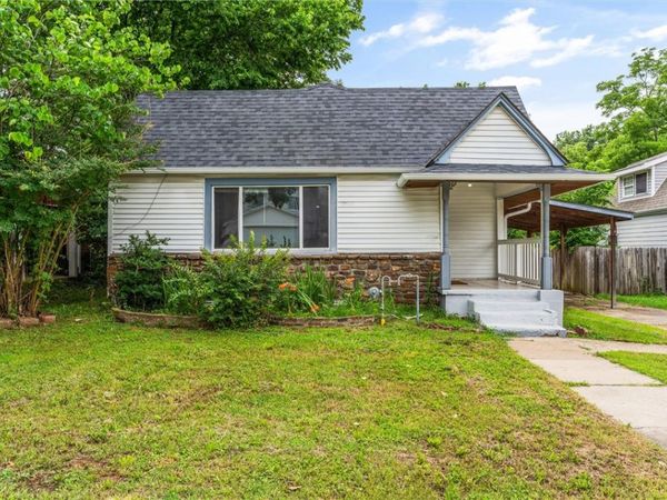 716 N Mount Olive Street , Siloam Springs, AR 72761