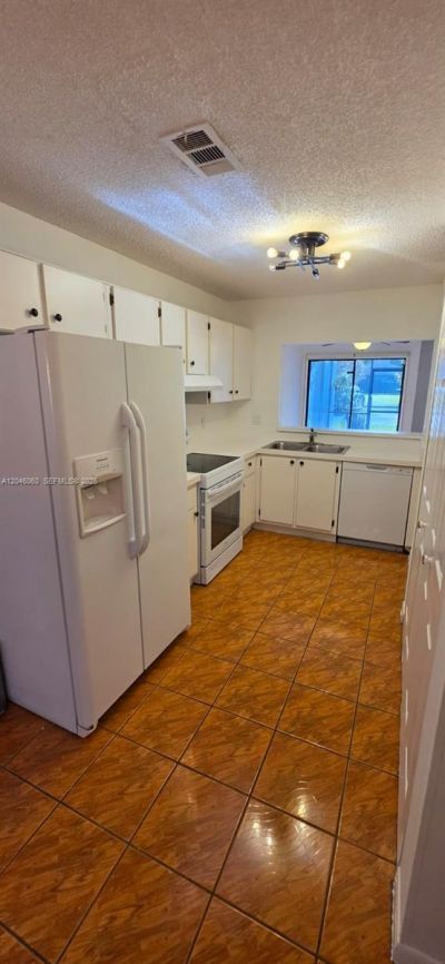 1652 N 14th Ter, Unit 1652, Hollywood, FL 33020 Photo