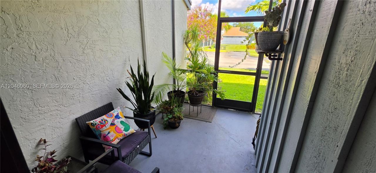 1652 N 14th Ter, Unit 1652, Hollywood, FL 33020 Photo