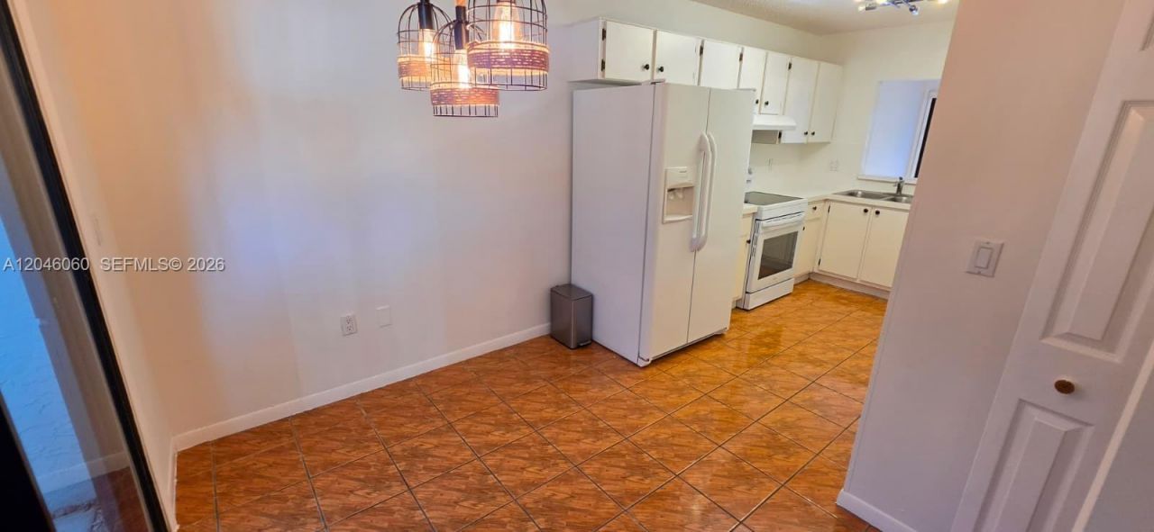 1652 N 14th Ter, Unit 1652, Hollywood, FL 33020 Photo