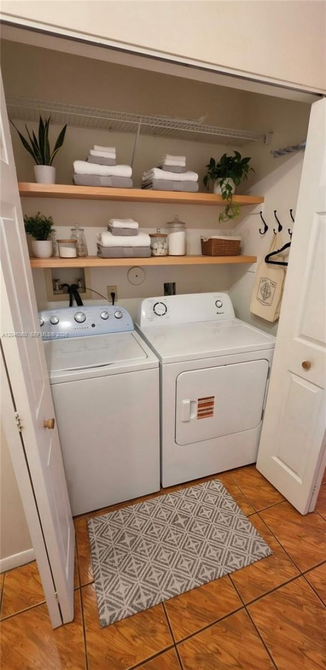 1652 N 14th Ter, Unit 1652, Hollywood, FL 33020 Photo
