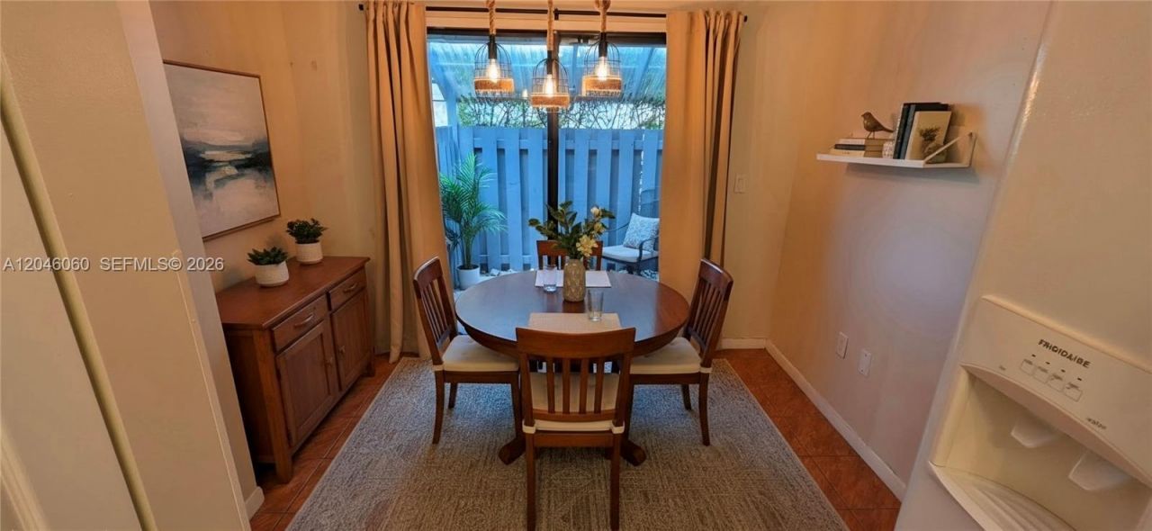 1652 N 14th Ter, Unit 1652, Hollywood, FL 33020 Photo