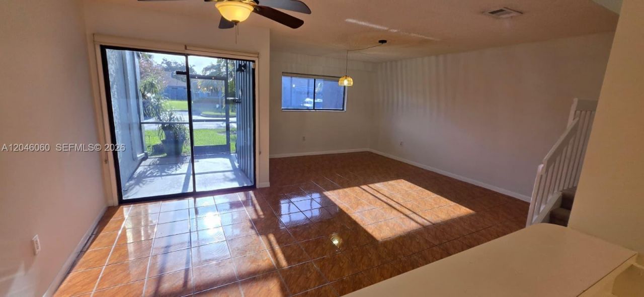 1652 N 14th Ter, Unit 1652, Hollywood, FL 33020 Photo