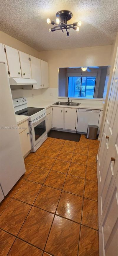 1652 N 14th Ter, Unit 1652, Hollywood, FL 33020 Photo