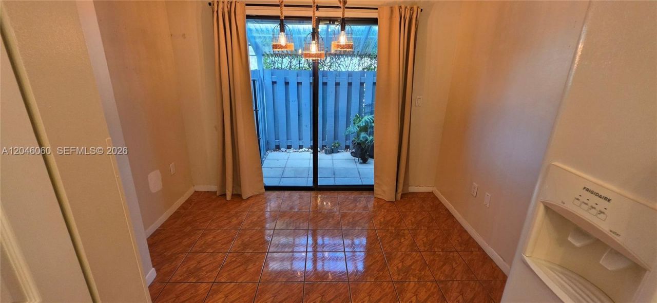 1652 N 14th Ter, Unit 1652, Hollywood, FL 33020 Photo