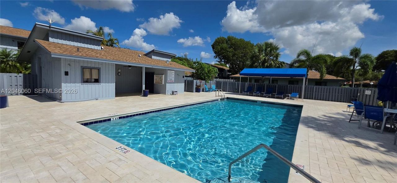 1652 N 14th Ter, Unit 1652, Hollywood, FL 33020 Photo