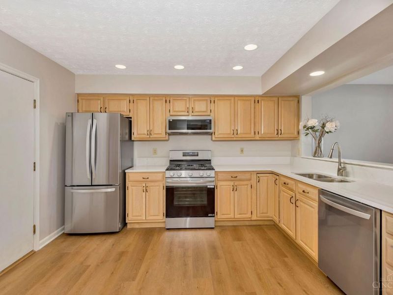 11709 Bedivere Court, Sharonville, OH 45241 Photo 12