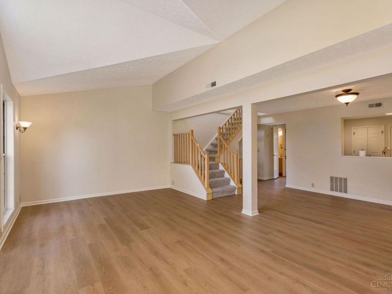 11709 Bedivere Court, Sharonville, OH 45241 Photo 8