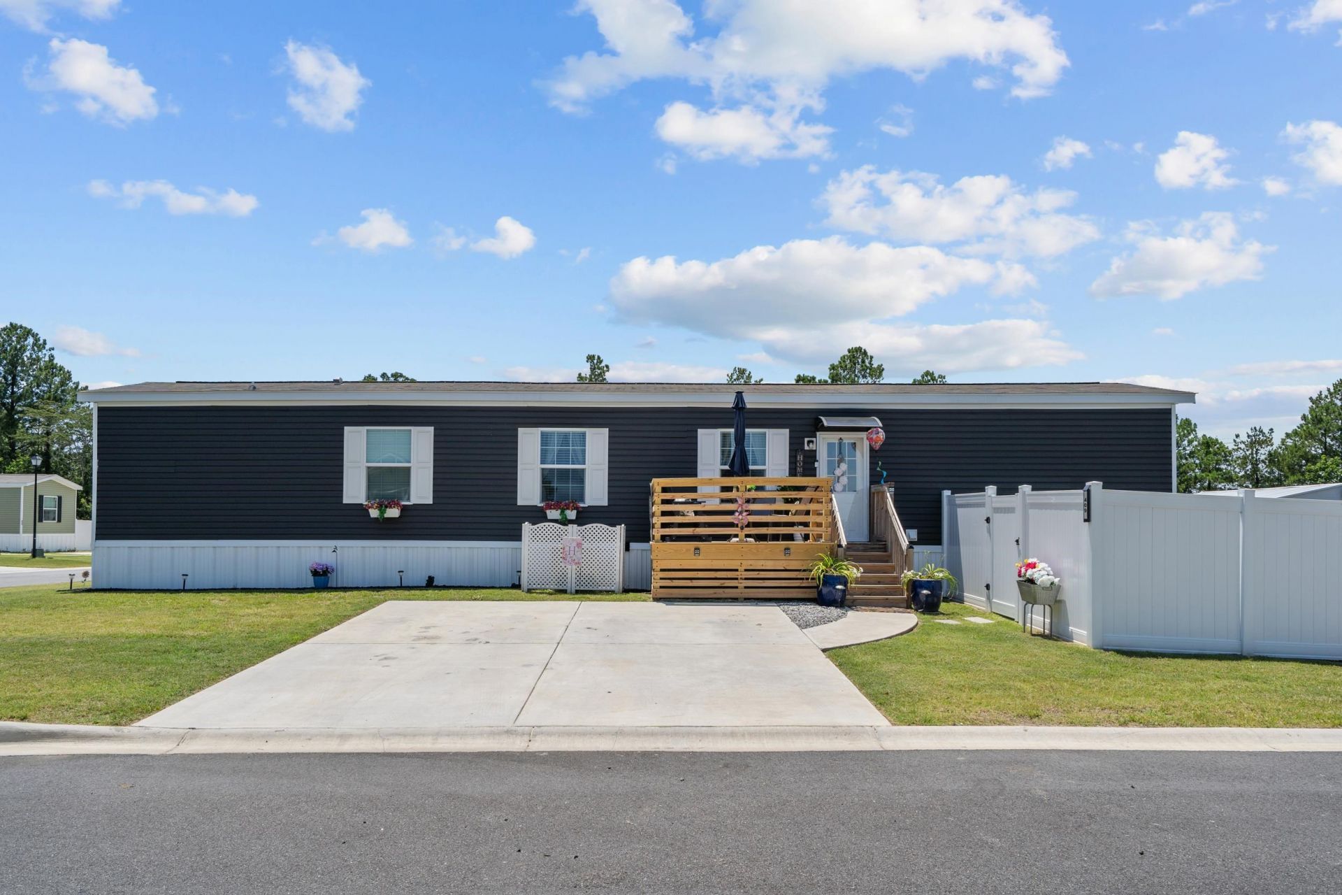 409 Cessna St, Myrtle Beach, SC 29577 Main Photo
