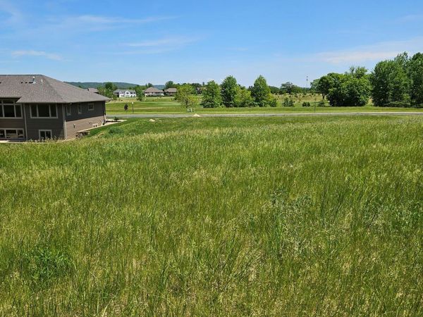 141 Hillwood Drive , Lake City, MN 55041