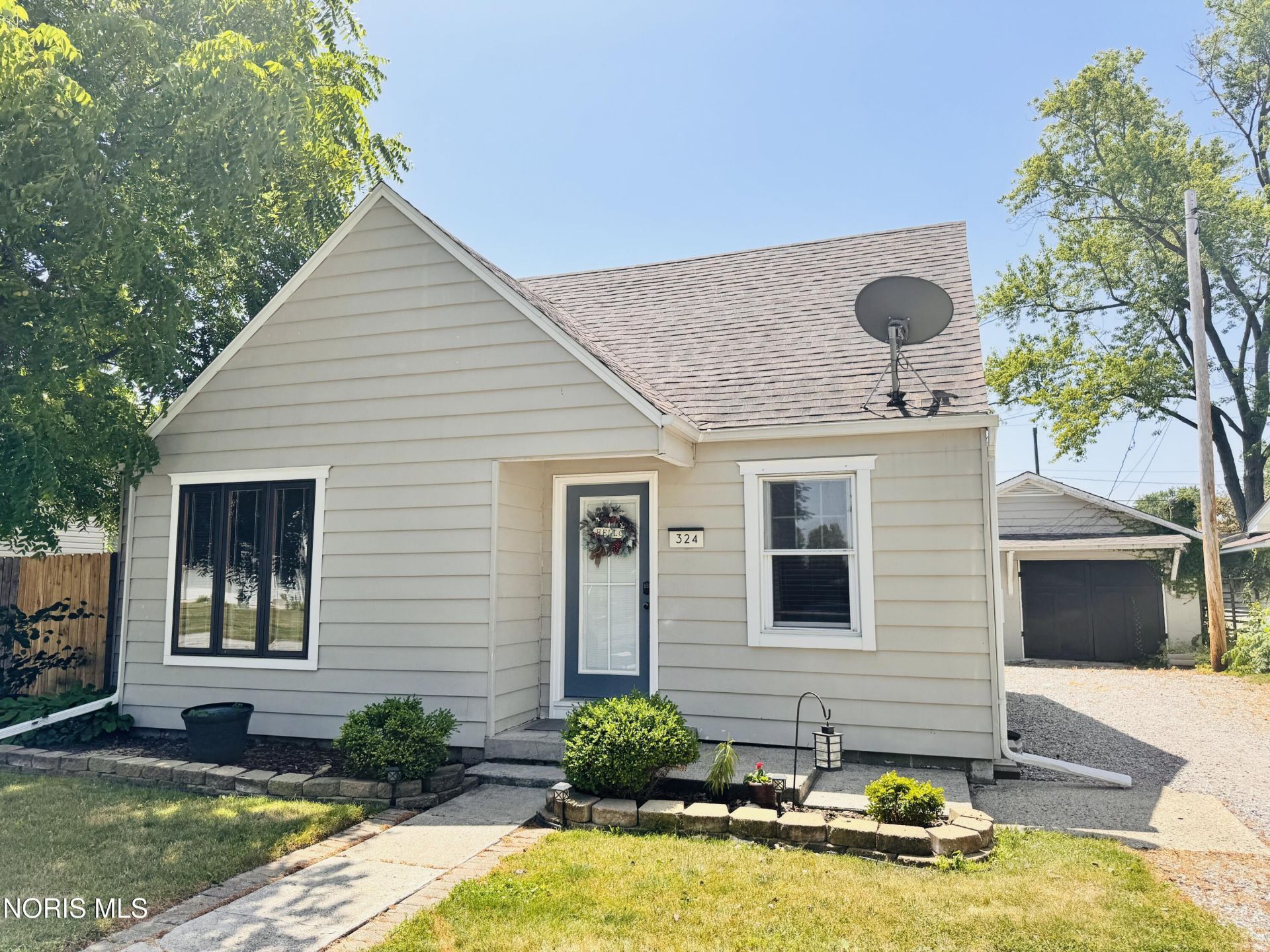 324 E Hull Street, Edgerton, OH 43517 Main Photo