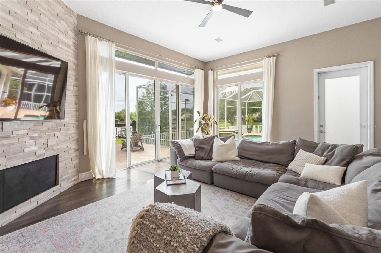 11210 Crescent Bay Boulevard, Clermont, FL 34711 Photo