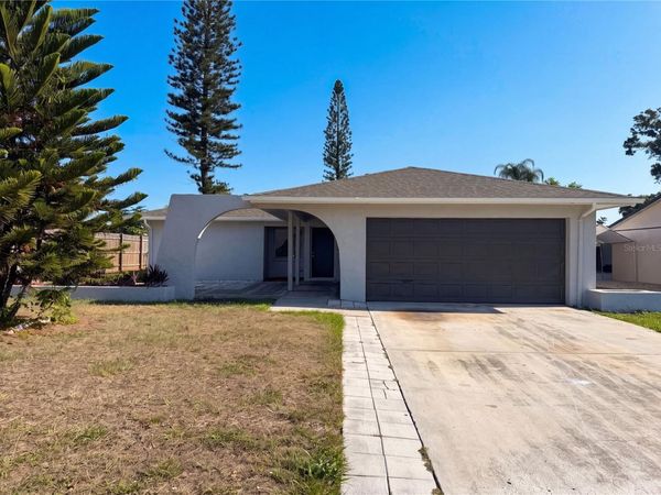 607 33RD AVENUE DRIVE E, BRADENTON, FL 34208