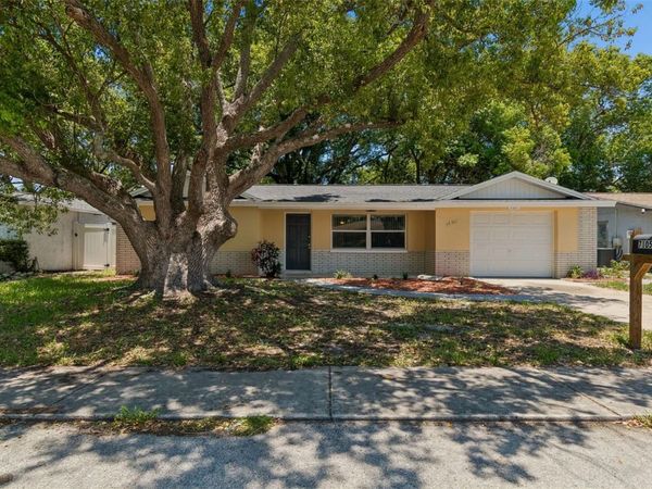 7105 OAKSHIRE DRIVE , PORT RICHEY, FL 34668