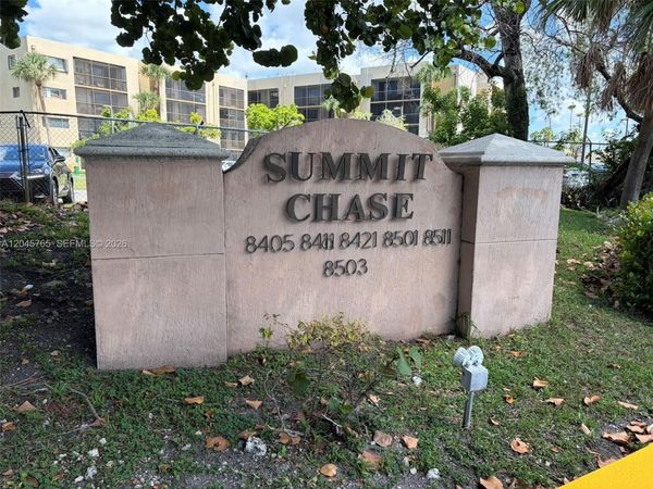 8411 NW 8th St , Unit 206, Miami, FL 33126