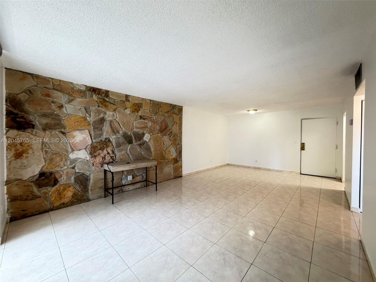8411 NW 8th St , Unit 206, Miami, FL 33126 Photo