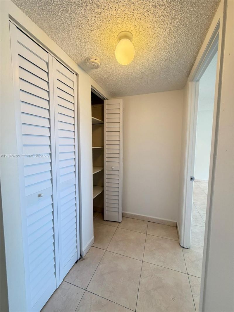 8411 NW 8th St , Unit 206, Miami, FL 33126 Photo