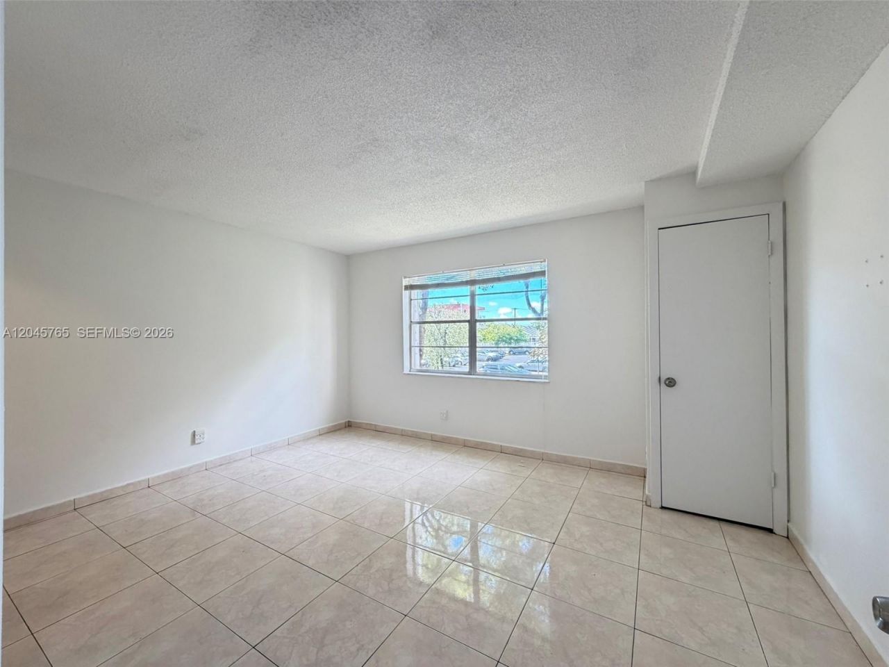 8411 NW 8th St , Unit 206, Miami, FL 33126 Photo