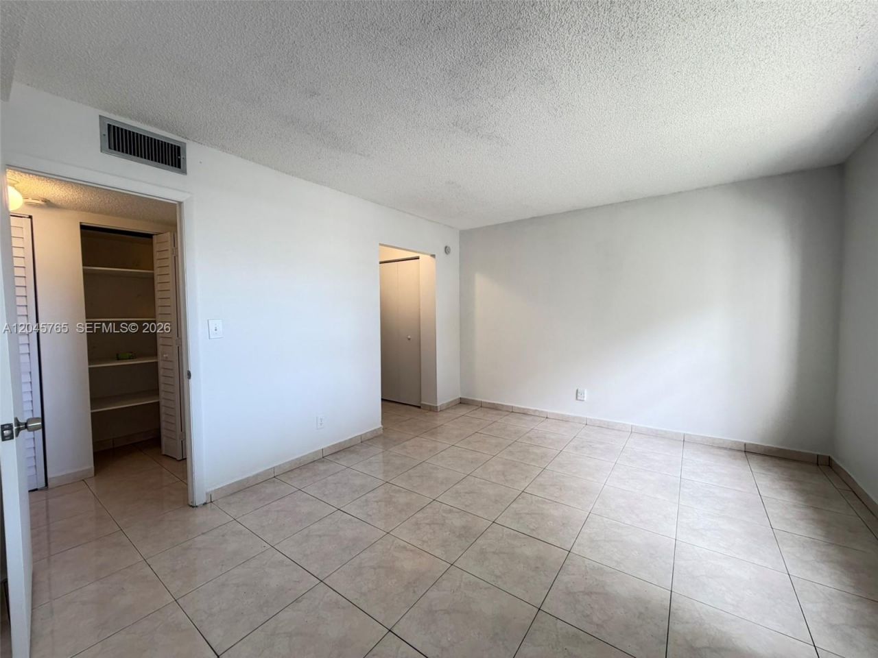 8411 NW 8th St , Unit 206, Miami, FL 33126 Photo
