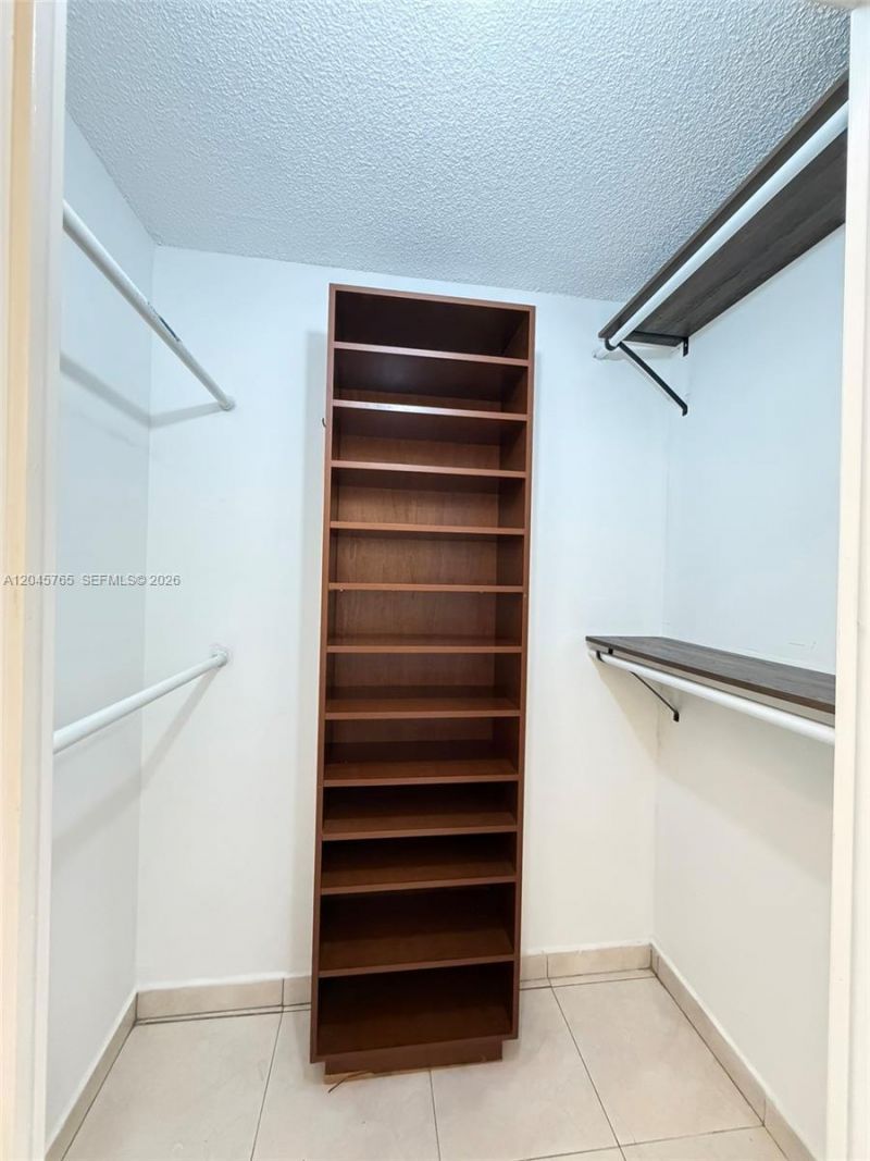 8411 NW 8th St , Unit 206, Miami, FL 33126 Photo