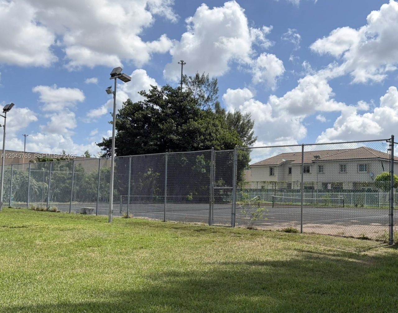8411 NW 8th St , Unit 206, Miami, FL 33126 Photo
