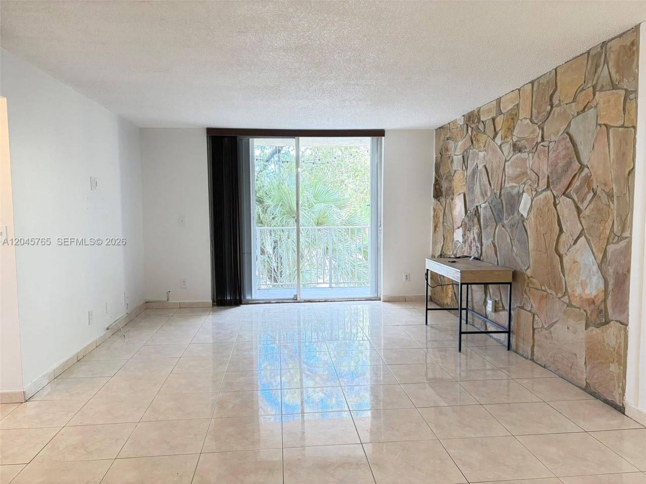 8411 NW 8th St , Unit 206, Miami, FL 33126 Photo