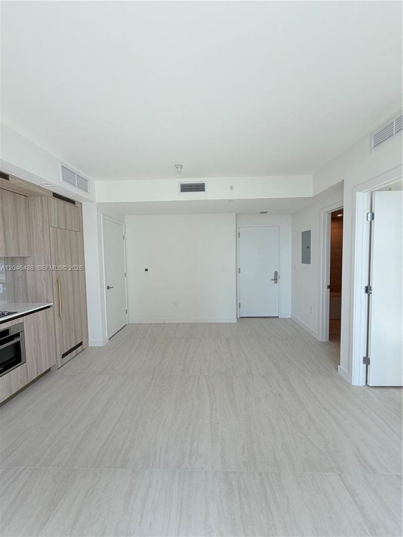 77 SE 5th Street, Unit 1915, Miami, FL 33131 Photo