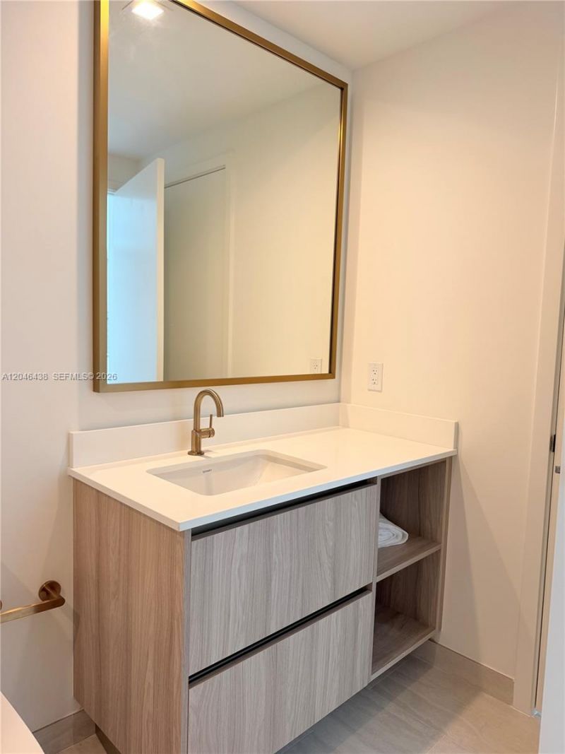 77 SE 5th Street, Unit 1915, Miami, FL 33131 Photo