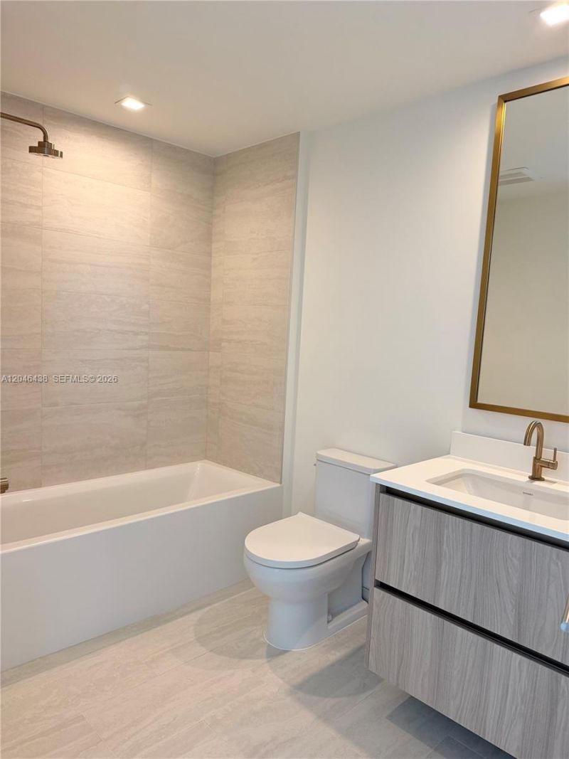 77 SE 5th Street, Unit 1915, Miami, FL 33131 Photo
