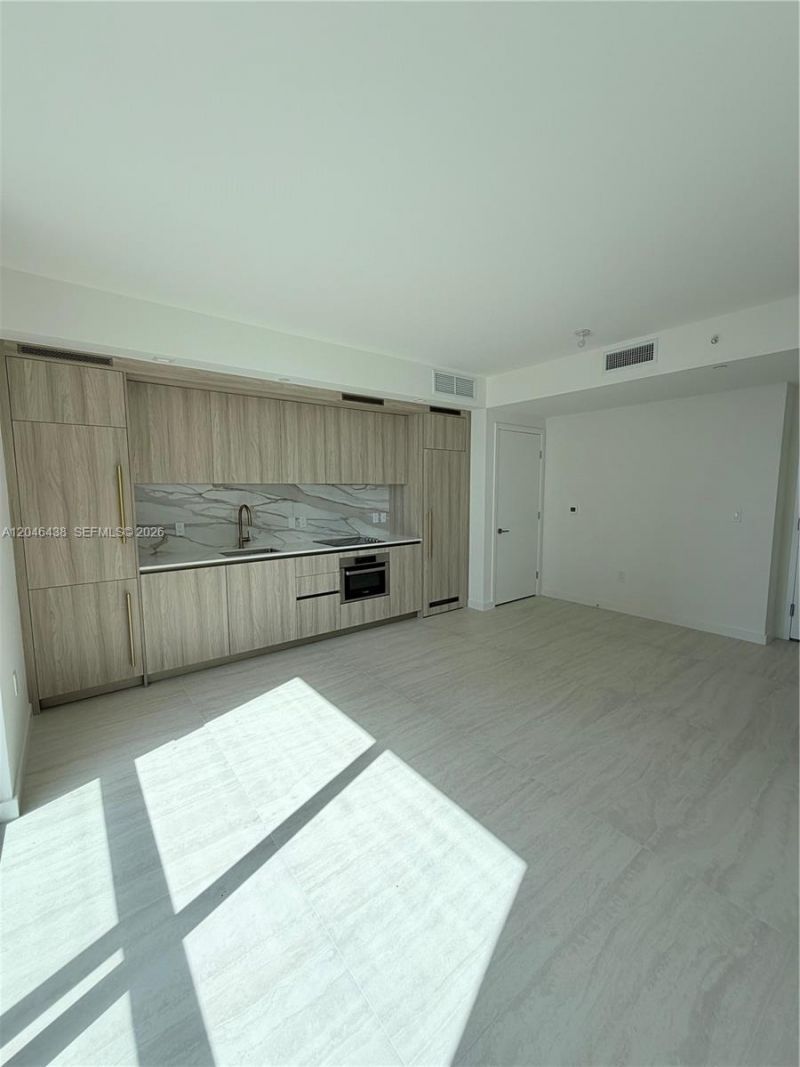 77 SE 5th Street, Unit 1915, Miami, FL 33131 Photo