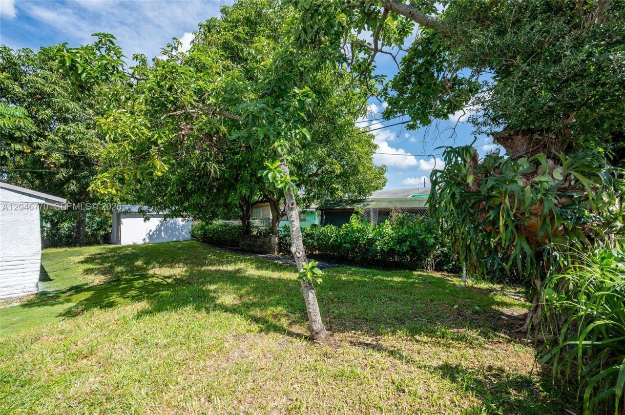 2371 NW 85th St , Miami, FL 33147 Photo